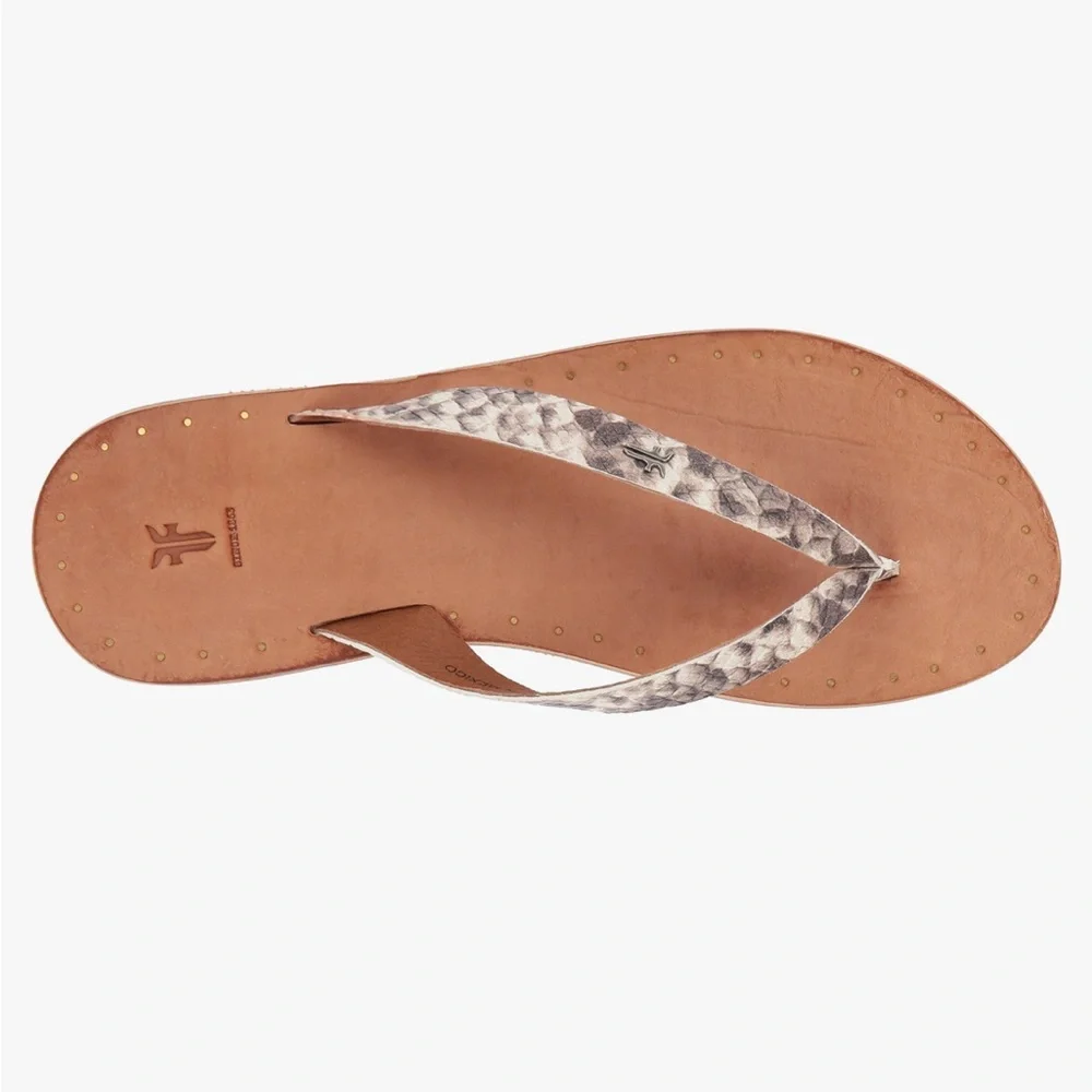 🌵Gorgeous Frye Ally Logo Flip Flop Grey Snake Sz 10 NEW - Picture 2 of 4